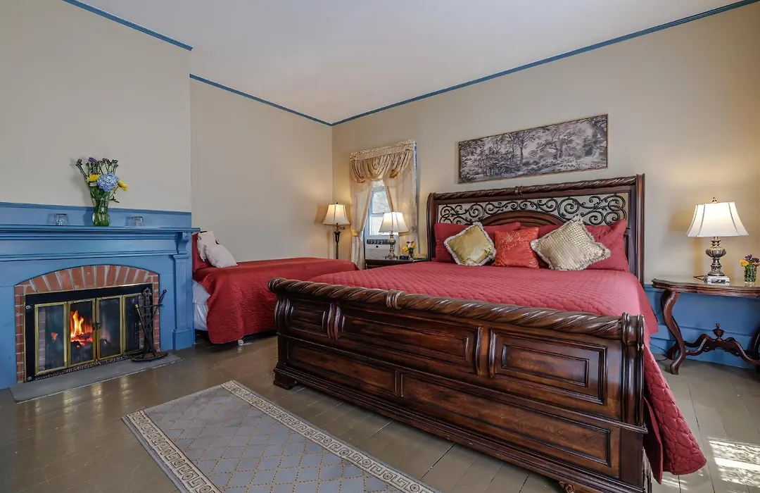 Mira Monte Inn&Suites-1